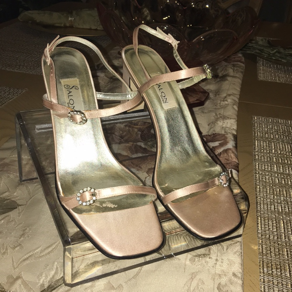 Silk rose color sandals size 8
